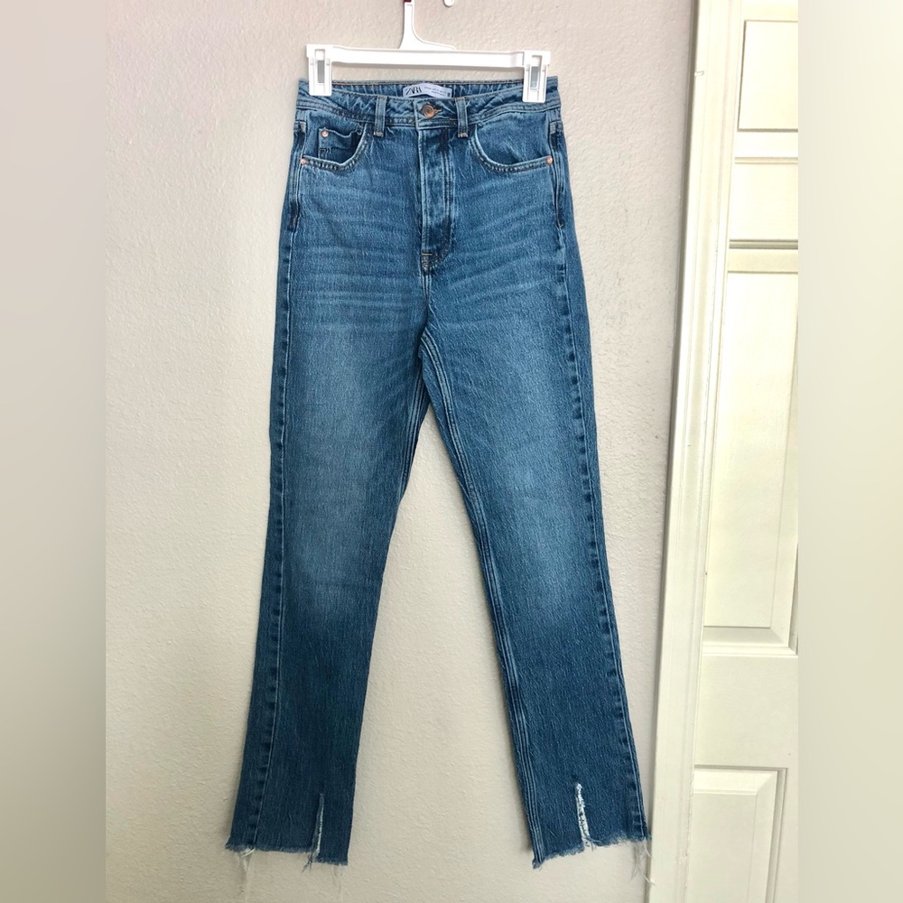 Zara Women's Straight Leg Blue Jeans